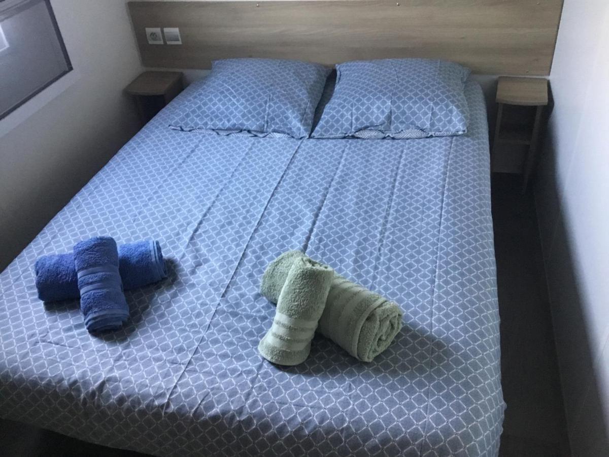 Frejus Tout Confort, Climatisation,Linge De Lit Et De Toilette, Coffre Fort, Ventilations Au Plafond Chambres Et Wifi Possible Exterior photo
